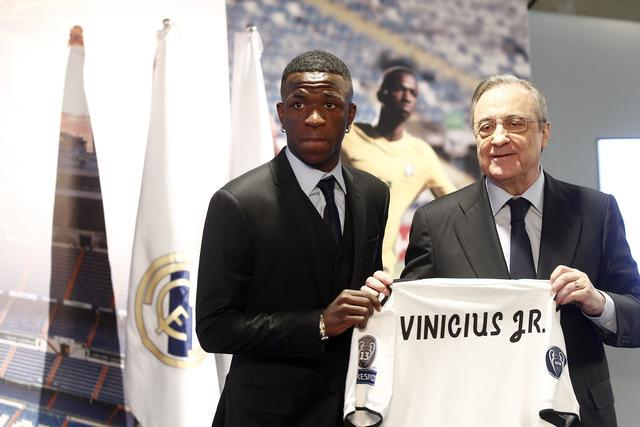 但维尼修斯, 奖的评选导 但维尼修斯, 奖的评选导