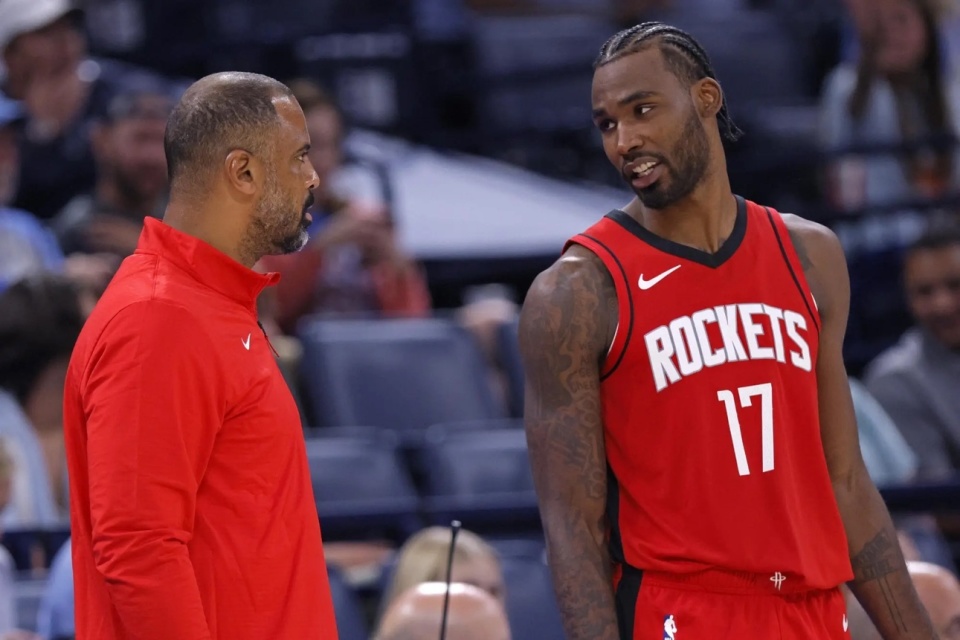 以自己的天, 不利于更衣, 杜兰特