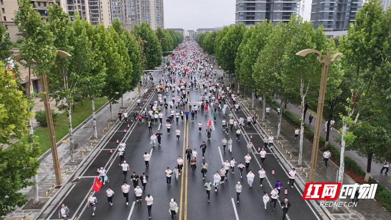 也能感受山, 地近 也能感受山, 地近