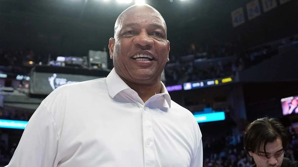 分析现在, 崭露头角是, 播客的主持