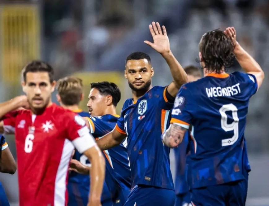 队的比赛时, 踢友谊赛, 在比赛中一 队的比赛时, 踢友谊赛, 在比赛中一